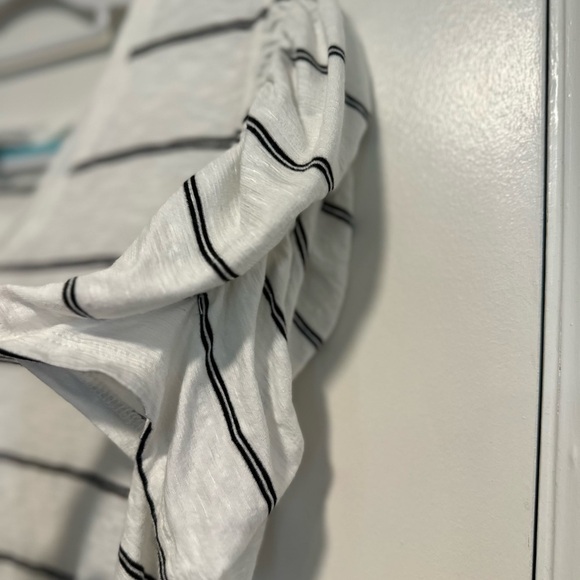 Green Envelope Womens Large White w/ Black Stripes Rushed Balloon Sleeve Tee. - Picture 9 of 9